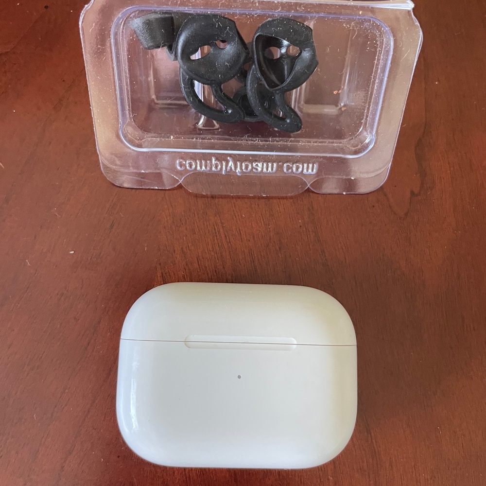 Apple AirPods Pro 1st Generation Charging Case only A190
